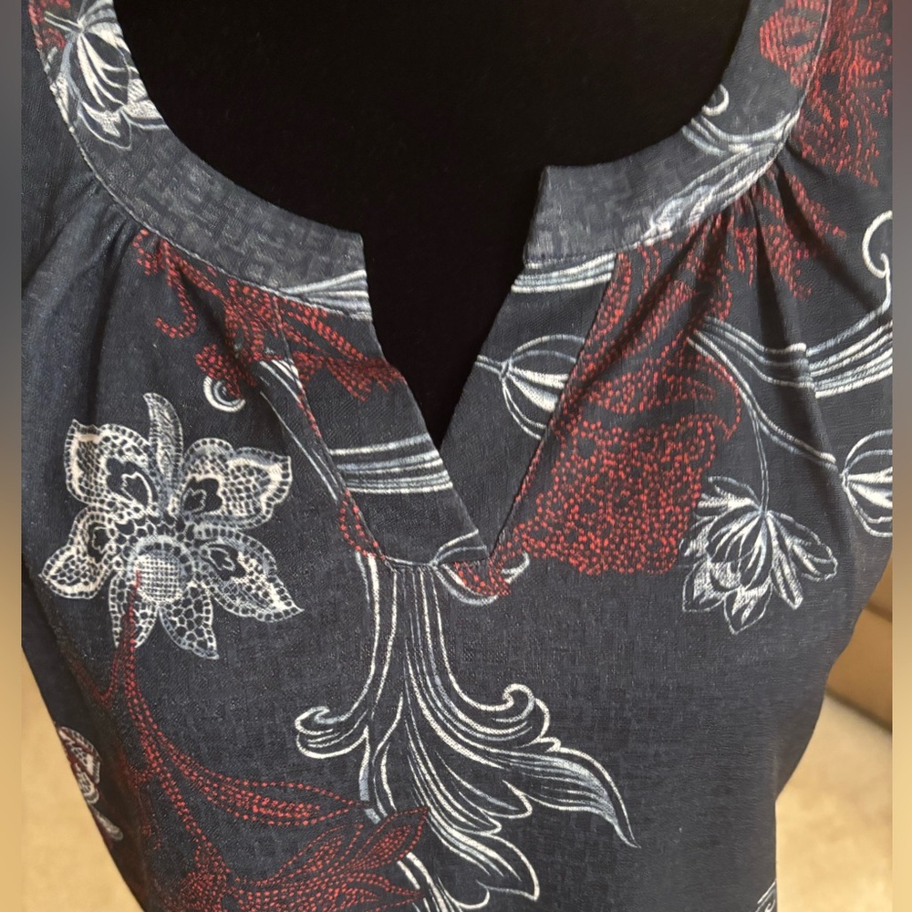 Christopher & Banks Floral Lined Sleeveless Top M